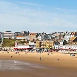 Quay Street Cottage, 2 Bed, 2 Bath - Scarborough