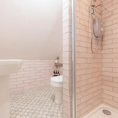 Quay Street Cottage, 2 Bed, 2 Bath - بيت للعطل