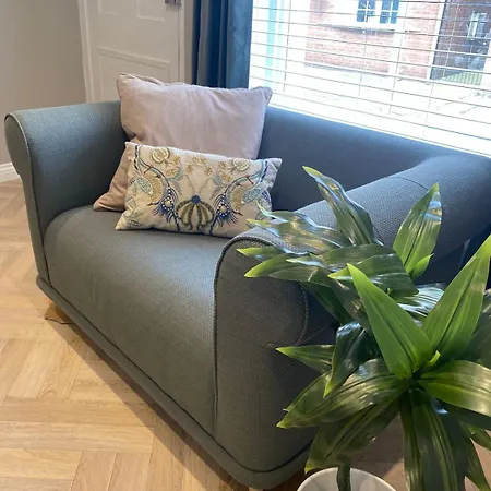 Quay Street Cottage, 2 Bed, 2 Bath -