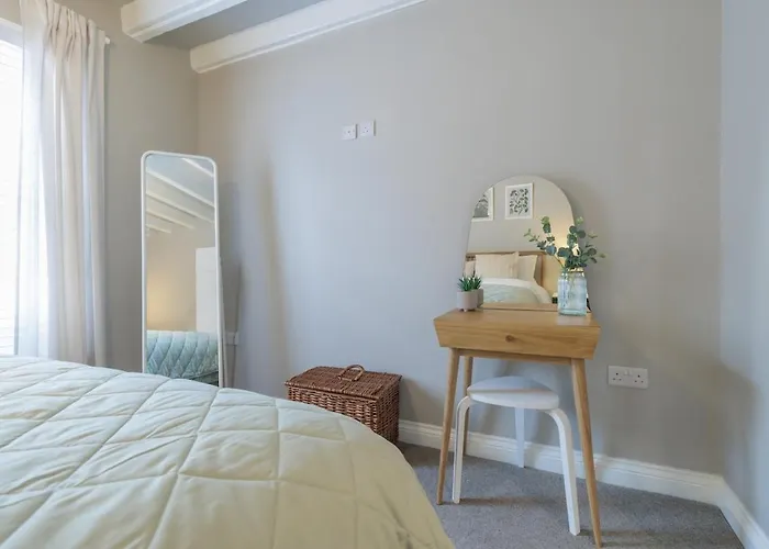 Quay Street Cottage, 2 Bed, 2 Bath - * Scarborough